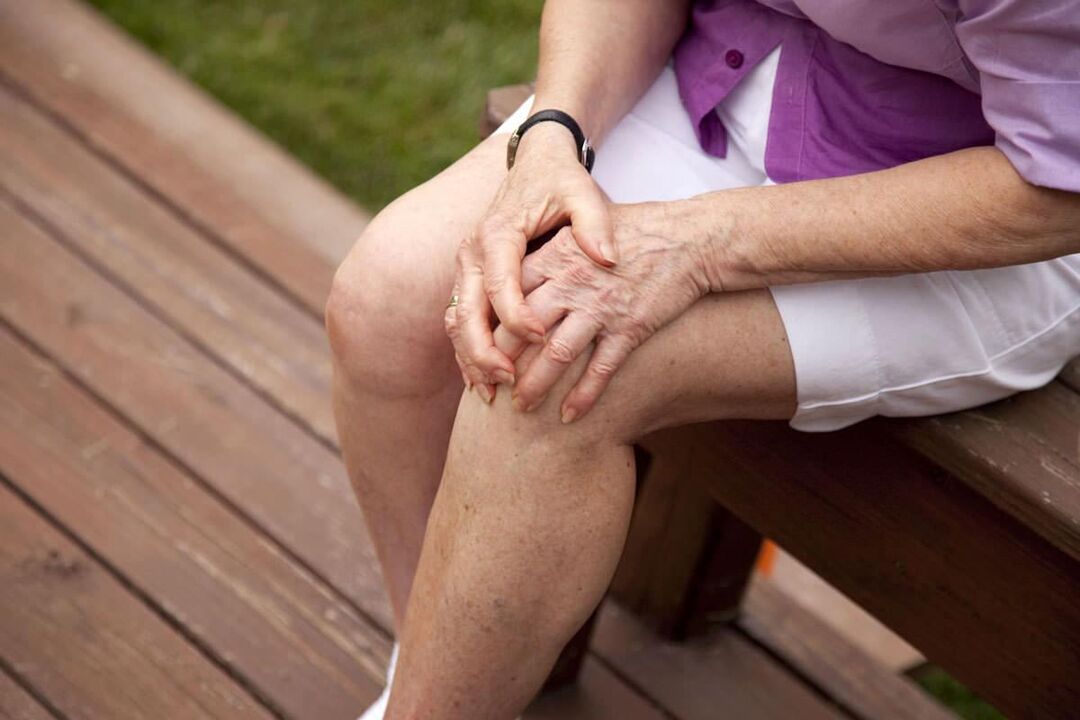 Osteoarthritis of the knee is common in older women