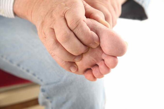 itching to the foot with thoracic osteochondosis